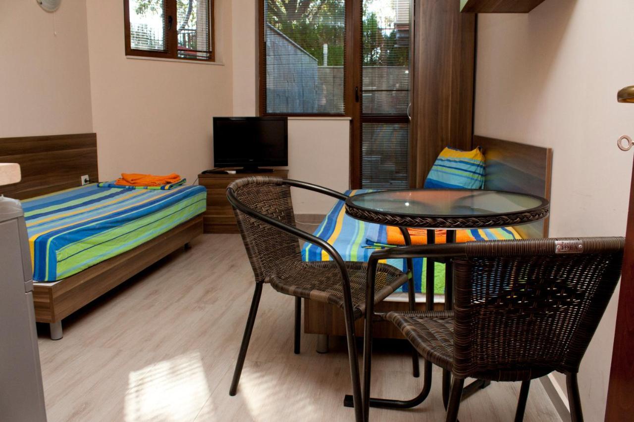 Fantasy Apartments Saint Constantine And Helena Resort Sveti Konstantin Buitenkant foto