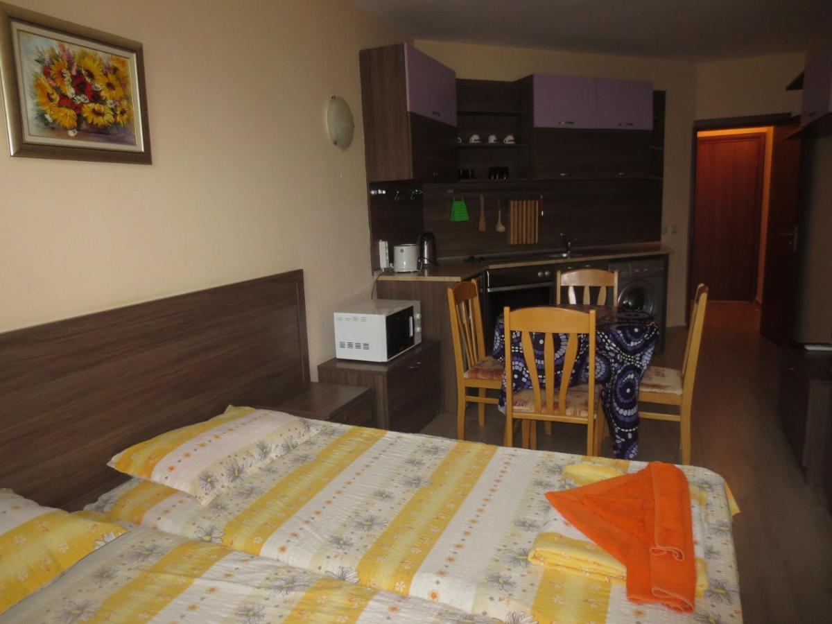 Fantasy Apartments Saint Constantine And Helena Resort Sveti Konstantin Buitenkant foto