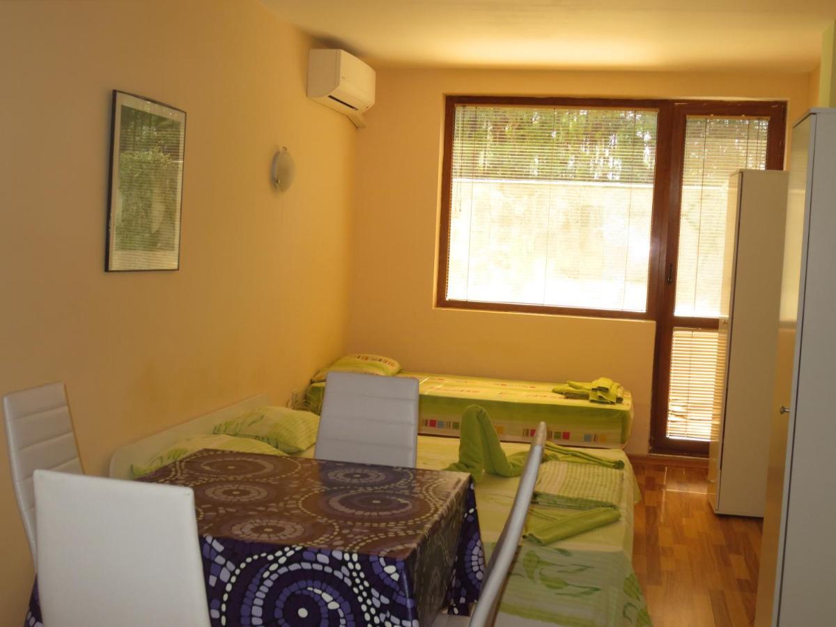 Fantasy Apartments Saint Constantine And Helena Resort Sveti Konstantin Buitenkant foto