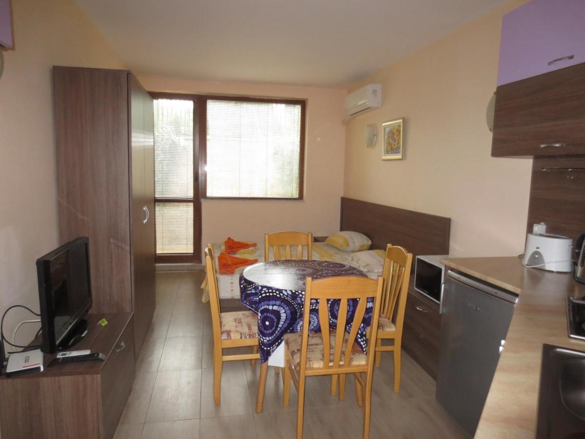 Fantasy Apartments Saint Constantine And Helena Resort Sveti Konstantin Buitenkant foto