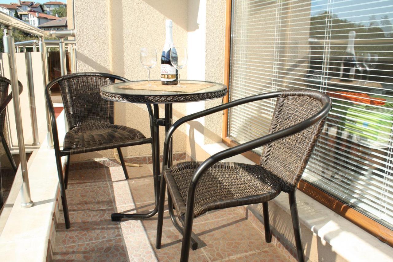 Fantasy Apartments Saint Constantine And Helena Resort Sveti Konstantin Buitenkant foto