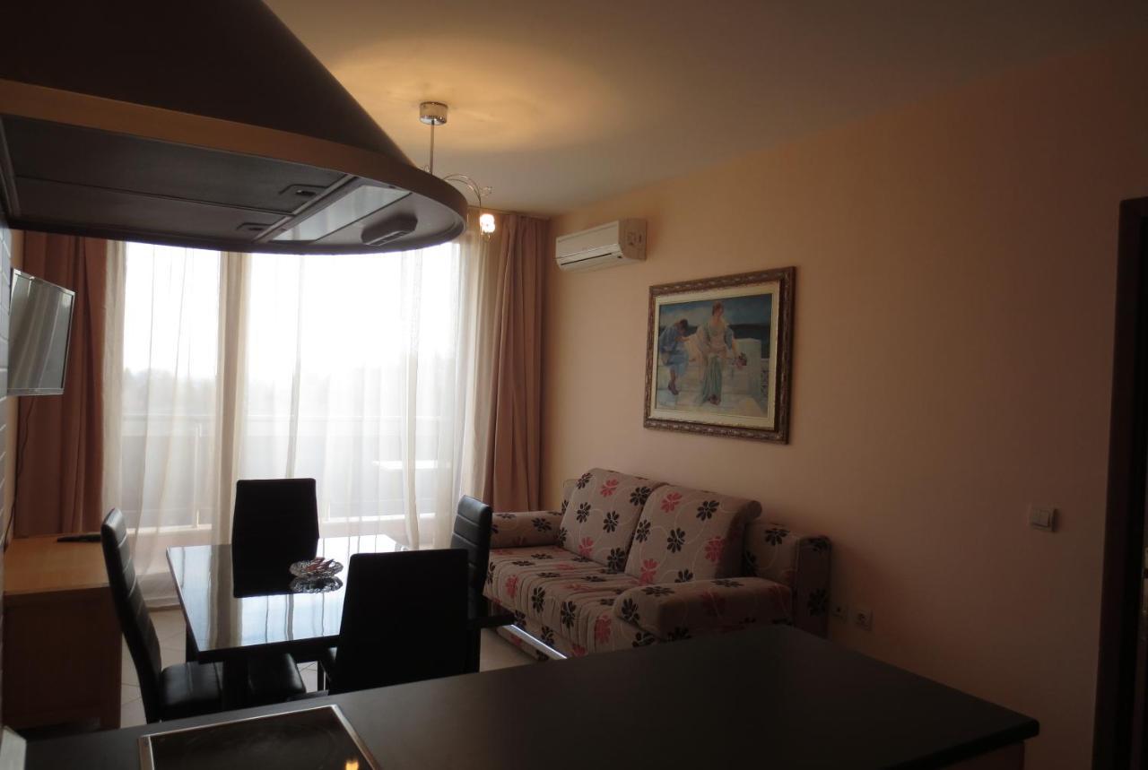 Fantasy Apartments Saint Constantine And Helena Resort Sveti Konstantin Buitenkant foto