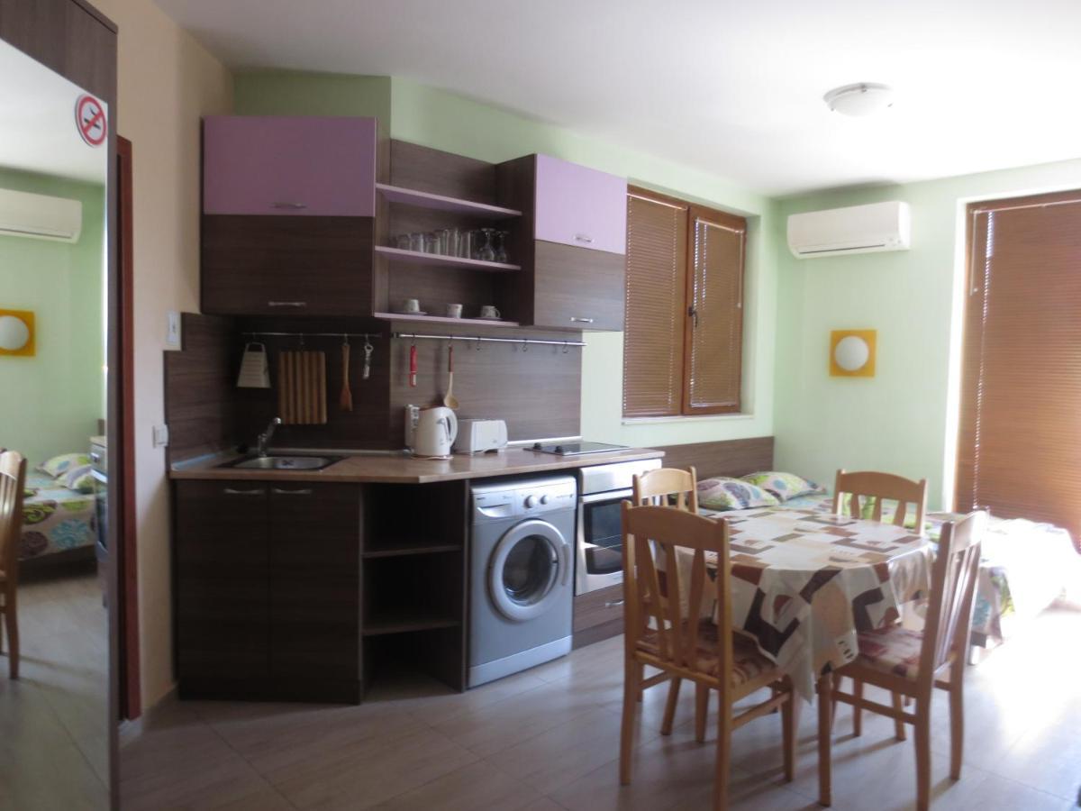 Fantasy Apartments Saint Constantine And Helena Resort Sveti Konstantin Buitenkant foto