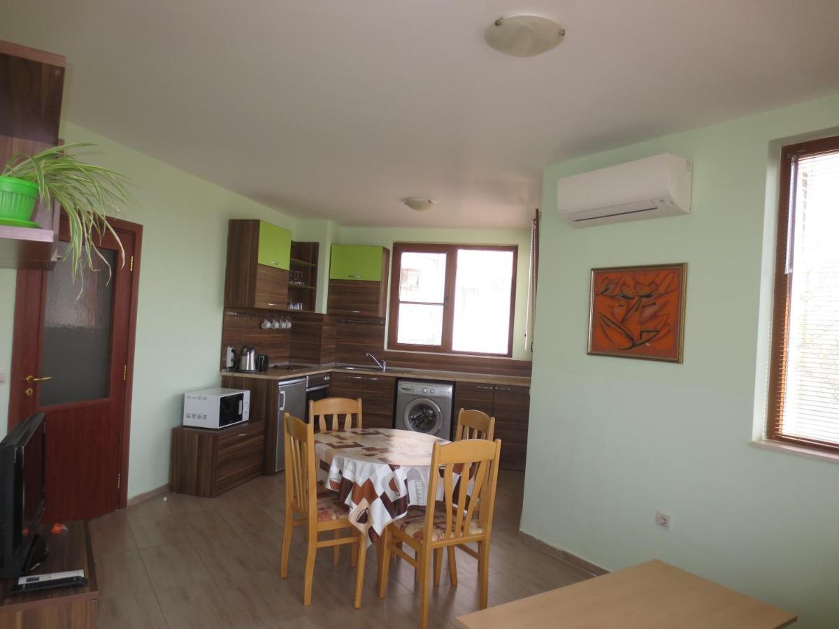 Fantasy Apartments Saint Constantine And Helena Resort Sveti Konstantin Buitenkant foto