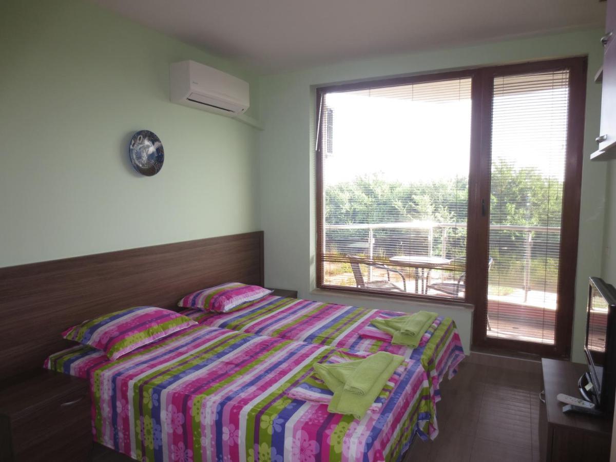 Fantasy Apartments Saint Constantine And Helena Resort Sveti Konstantin Buitenkant foto