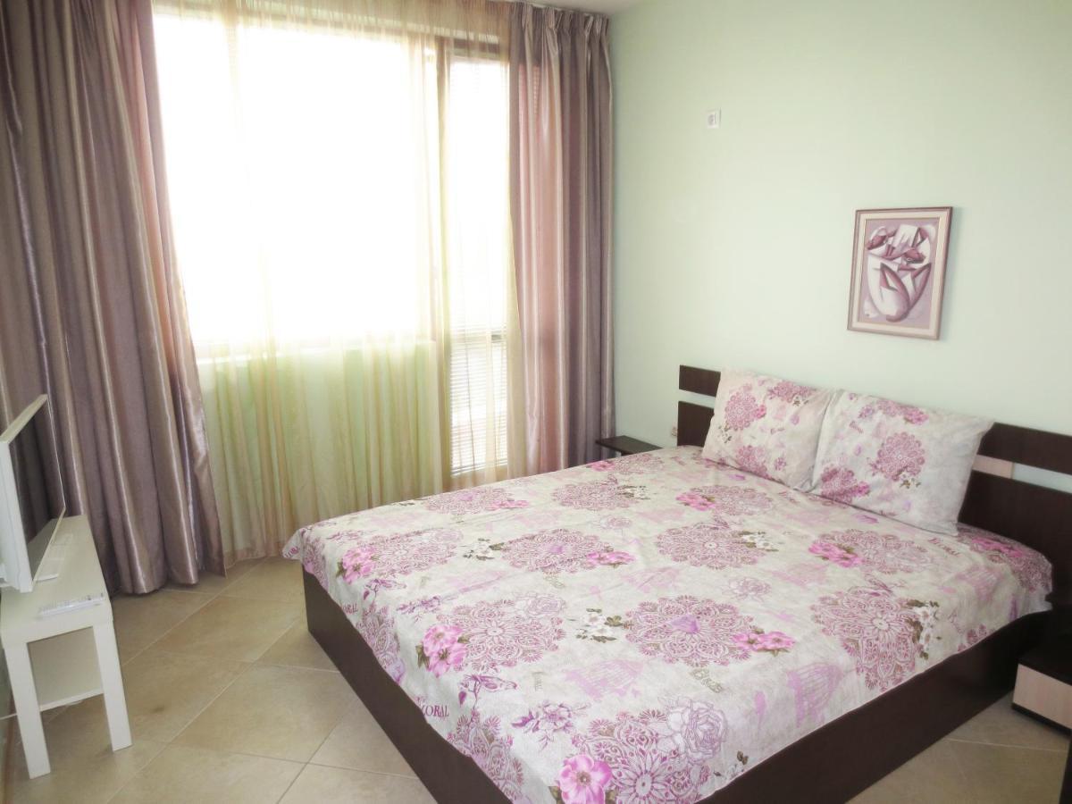 Fantasy Apartments Saint Constantine And Helena Resort Sveti Konstantin Buitenkant foto