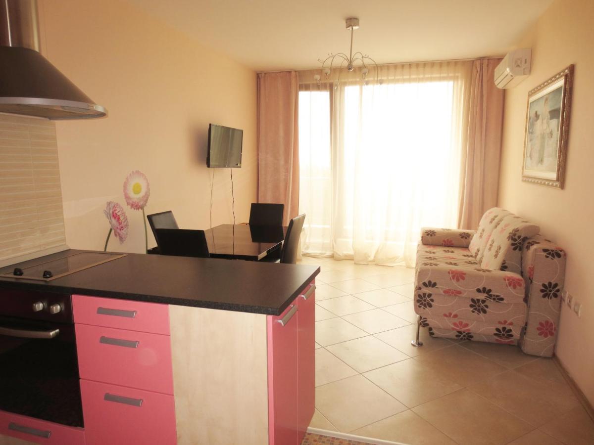 Fantasy Apartments Saint Constantine And Helena Resort Sveti Konstantin Buitenkant foto