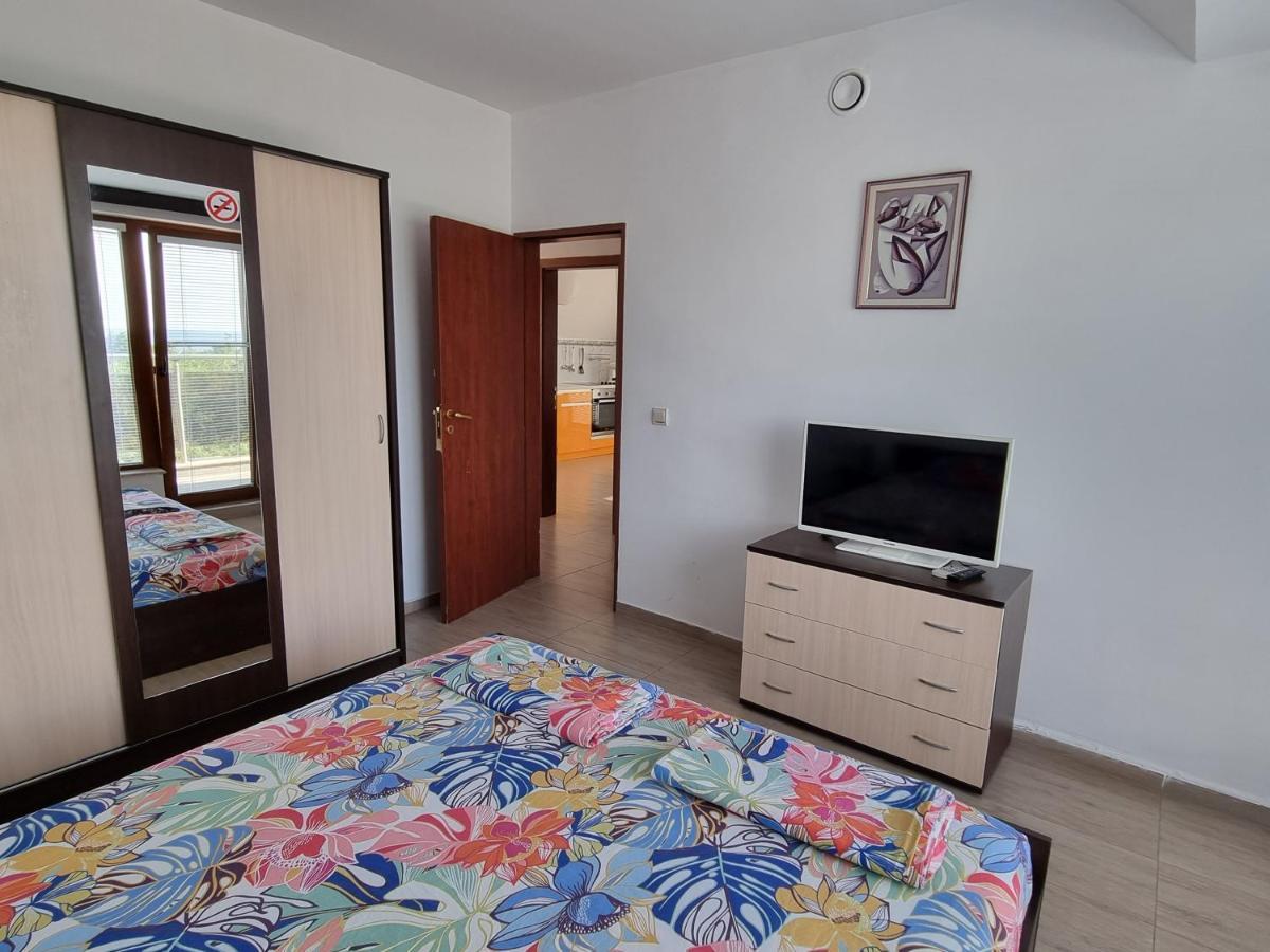 Fantasy Apartments Saint Constantine And Helena Resort Sveti Konstantin Buitenkant foto