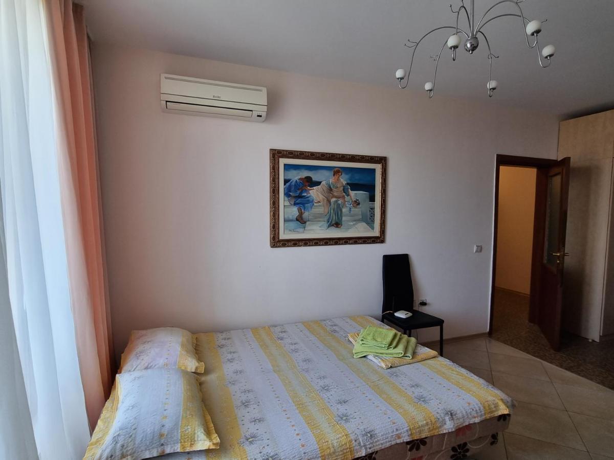 Fantasy Apartments Saint Constantine And Helena Resort Sveti Konstantin Buitenkant foto