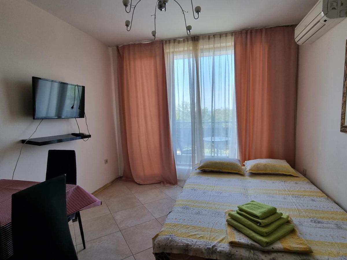 Fantasy Apartments Saint Constantine And Helena Resort Sveti Konstantin Buitenkant foto