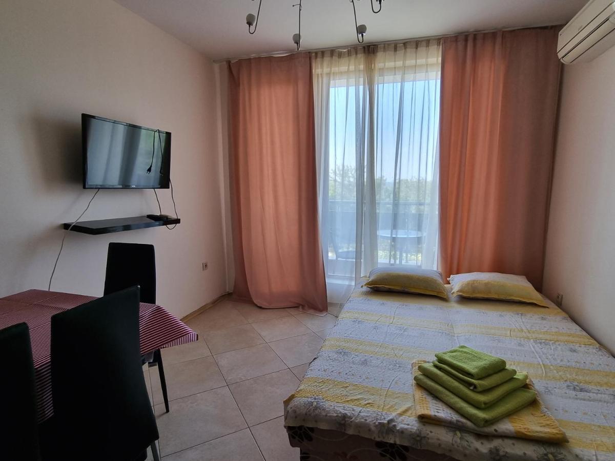 Fantasy Apartments Saint Constantine And Helena Resort Sveti Konstantin Buitenkant foto